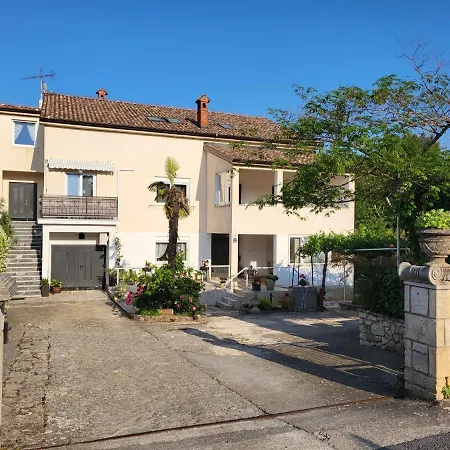 בית הארחה Salvia And 3*