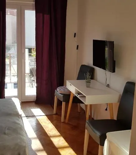 Salvia And 3* רוביני